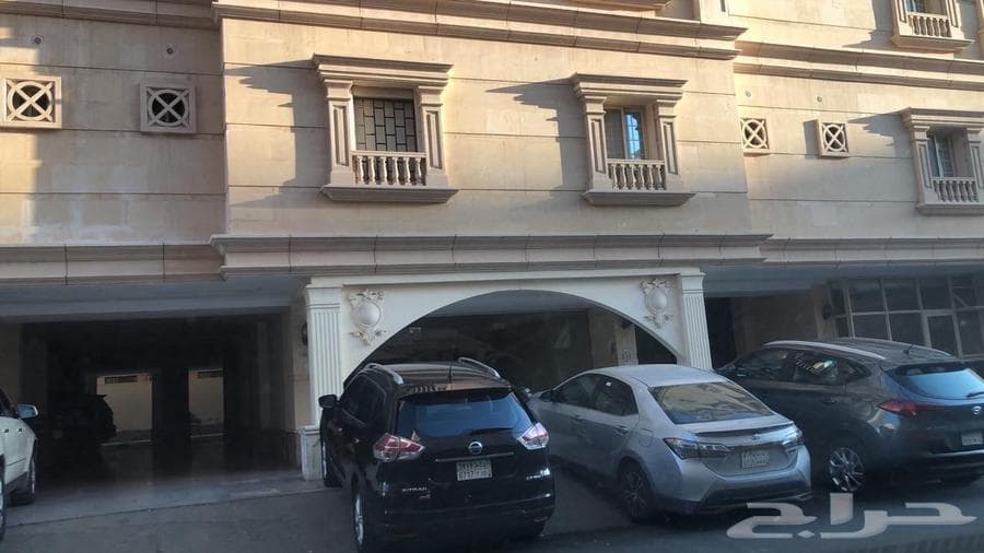 شقة 5 غرف في الزهراء 13