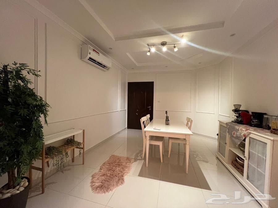 شقة 5 غرف في الزهراء 7