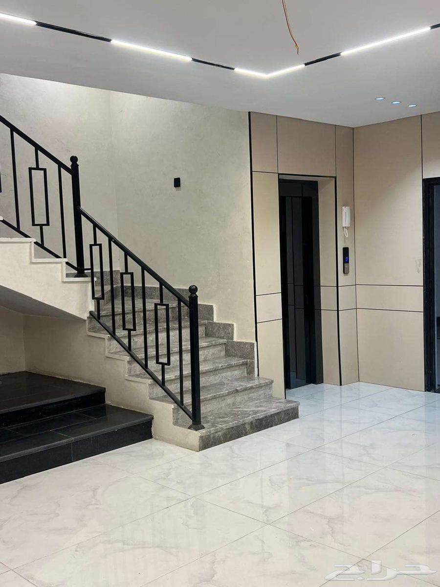 شقة 4 غرف في الريان 3