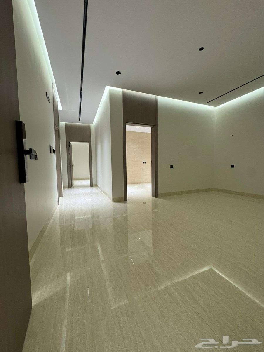 شقة 4 غرف في ولي العهد 20
