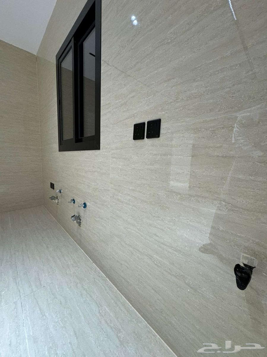 شقة 4 غرف في ولي العهد 10