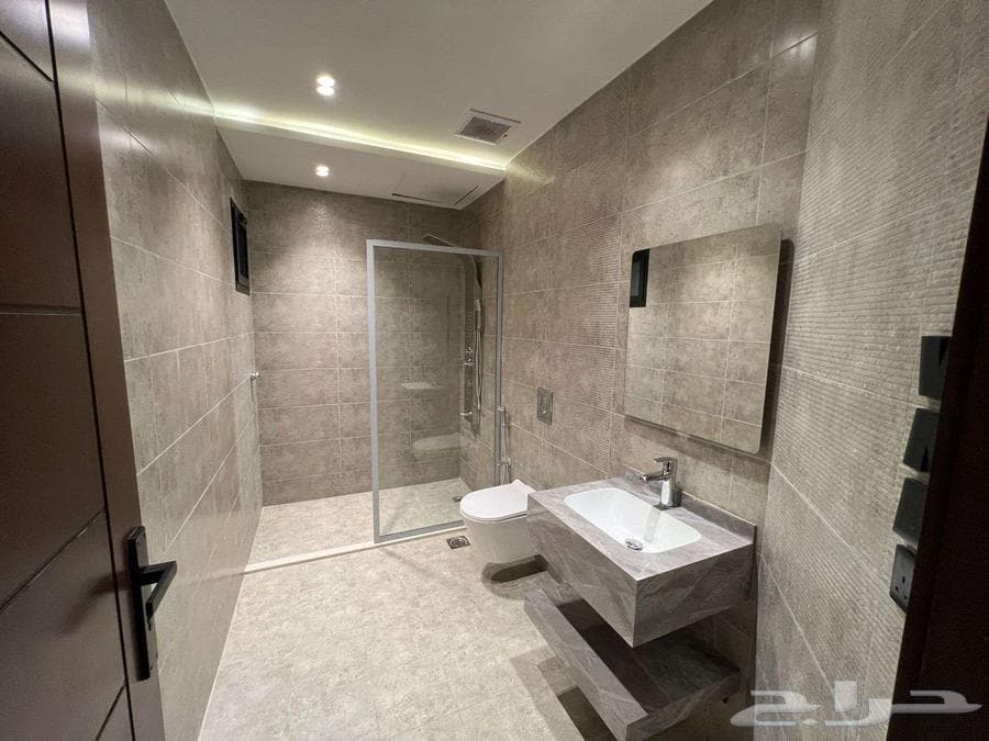 شقة 5 غرف في ولي العهد 13