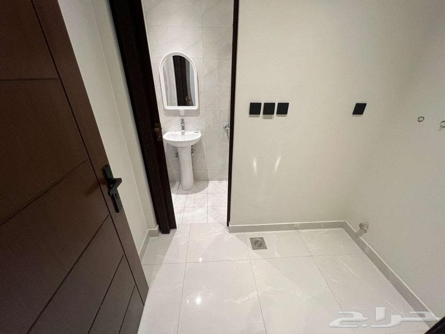 شقة 5 غرف في ولي العهد 21