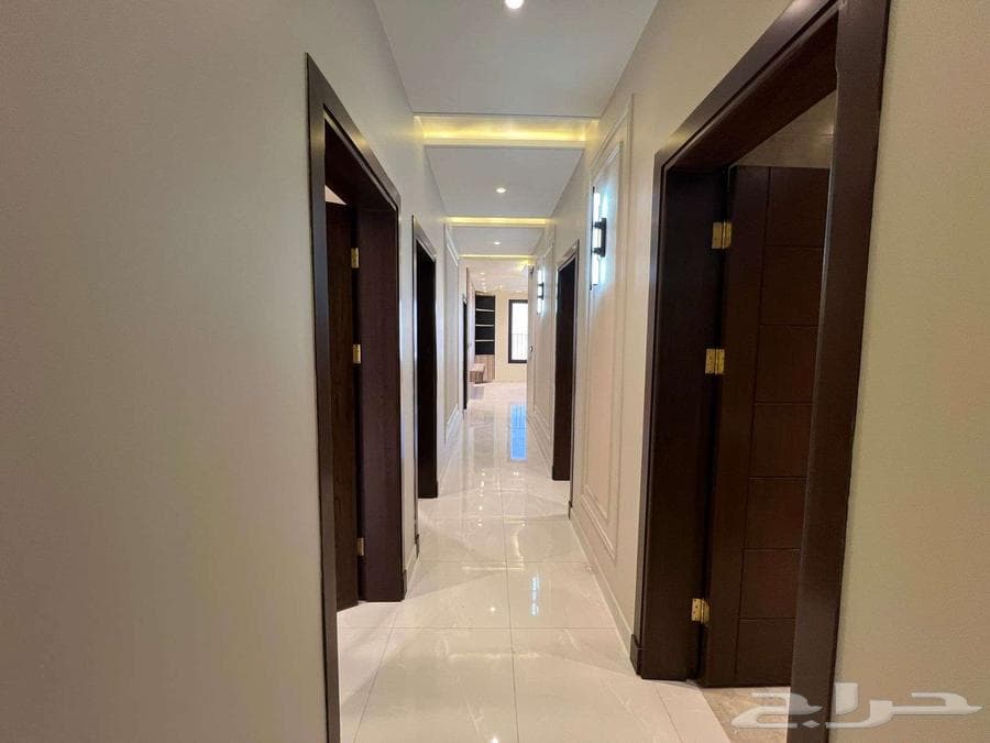 شقة 5 غرف في ولي العهد 9