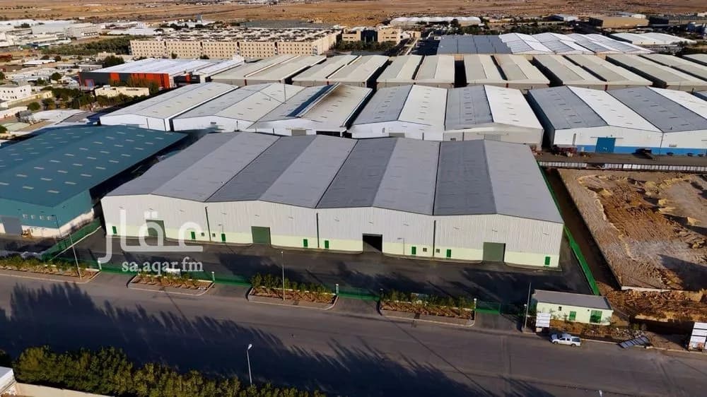 مستودع 12746 م² في الرياض 1