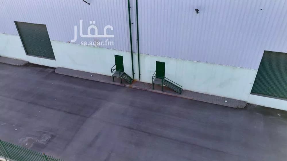مستودع 12746 م² في الرياض 8