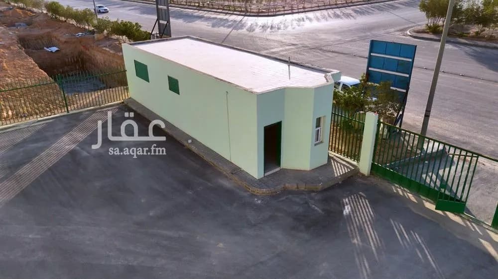 مستودع 12746 م² في الرياض 9