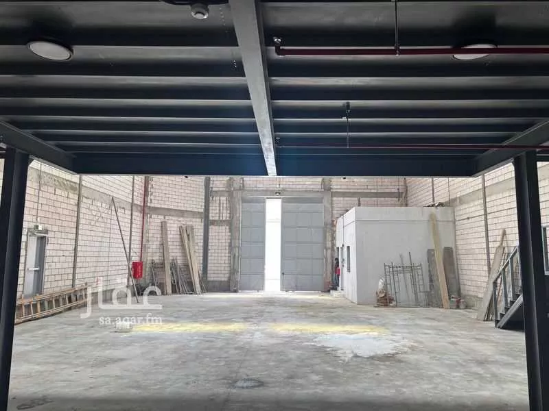 مستودع 775 م² في الفيصلية 3