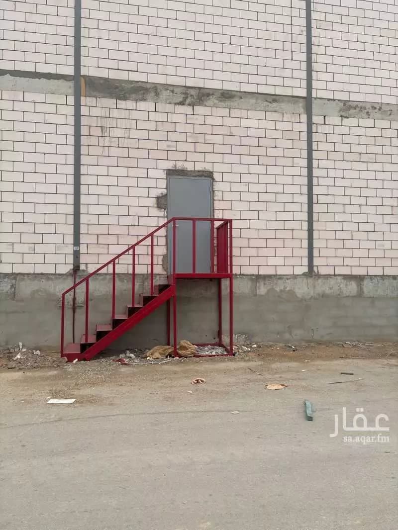 مستودع 775 م² في الفيصلية 4