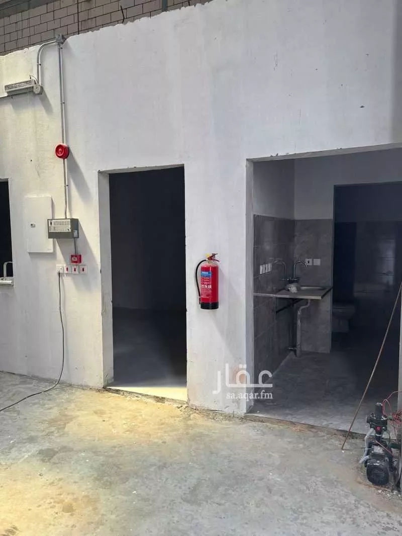 مستودع 775 م² في الفيصلية 9