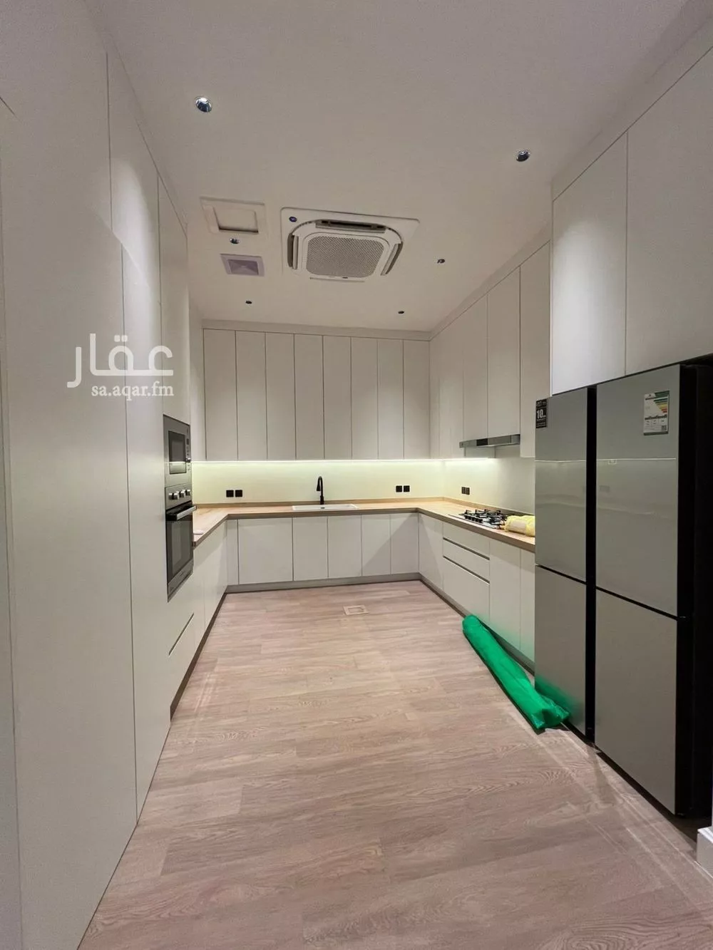 شقة 5 غرف في الصفا 9