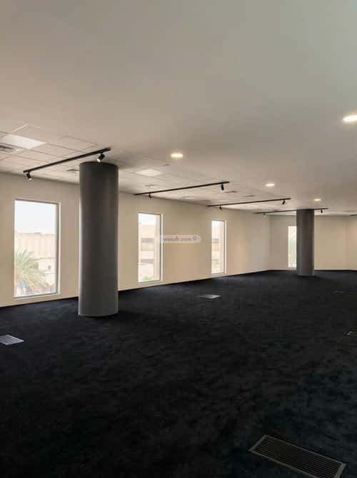 مكتب 10829 م² في الروضة 6