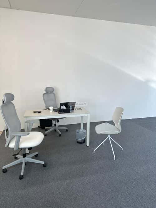 مكتب 10829 م² في الروضة 8