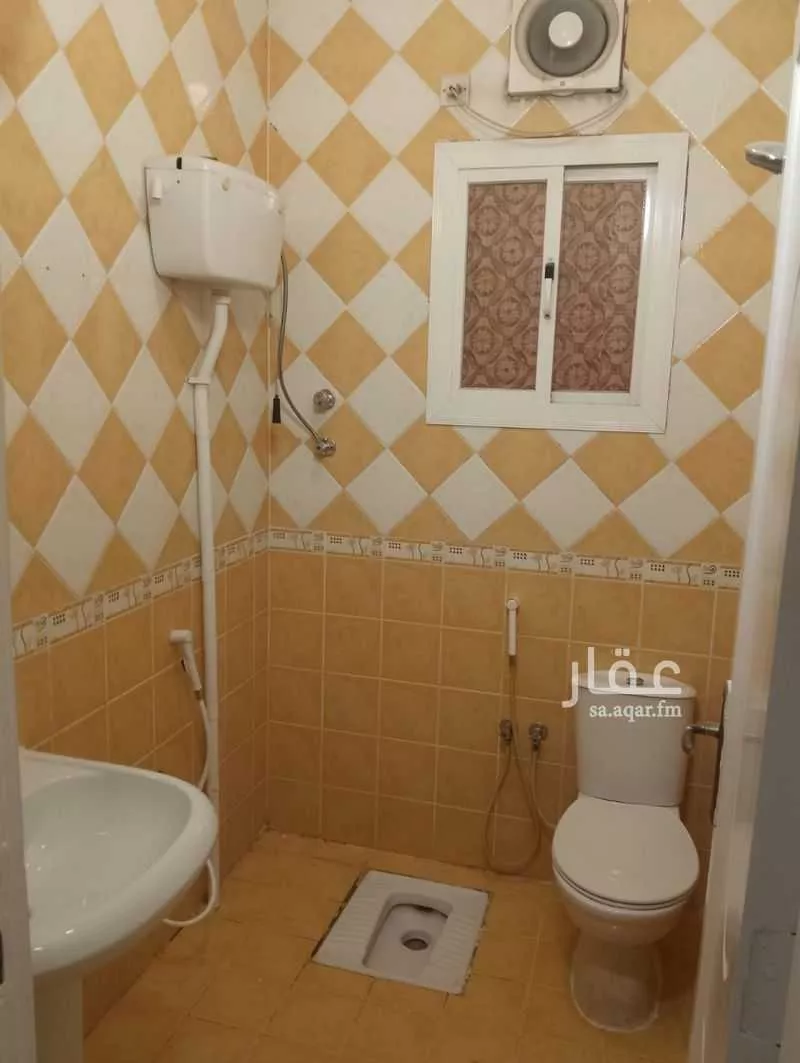 شقة 4 غرف في بطحاء قريش 1