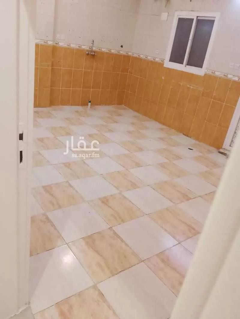 شقة 4 غرف في بطحاء قريش 7