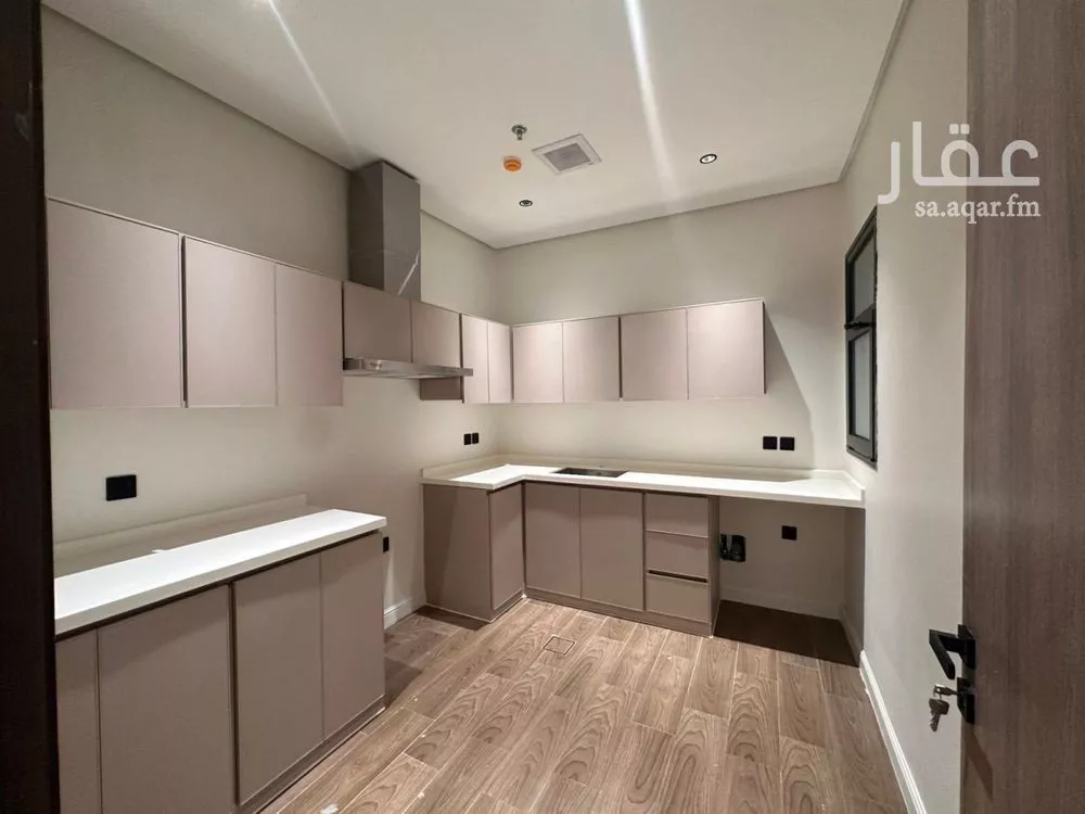 شقة 3 غرف في الحمرا 5