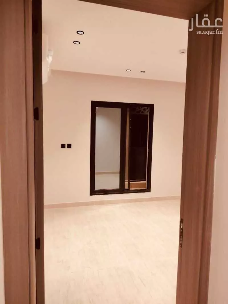 شقة 4 غرف في الحمرا 6