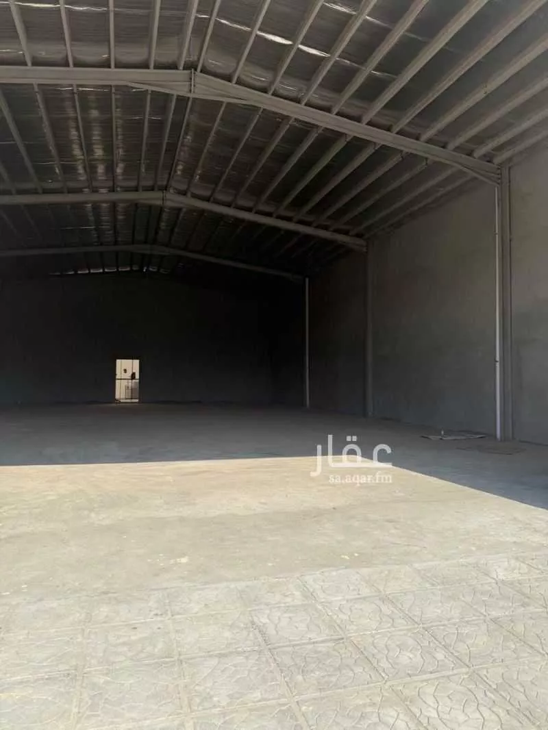 محل 785 م² في طيبة 3