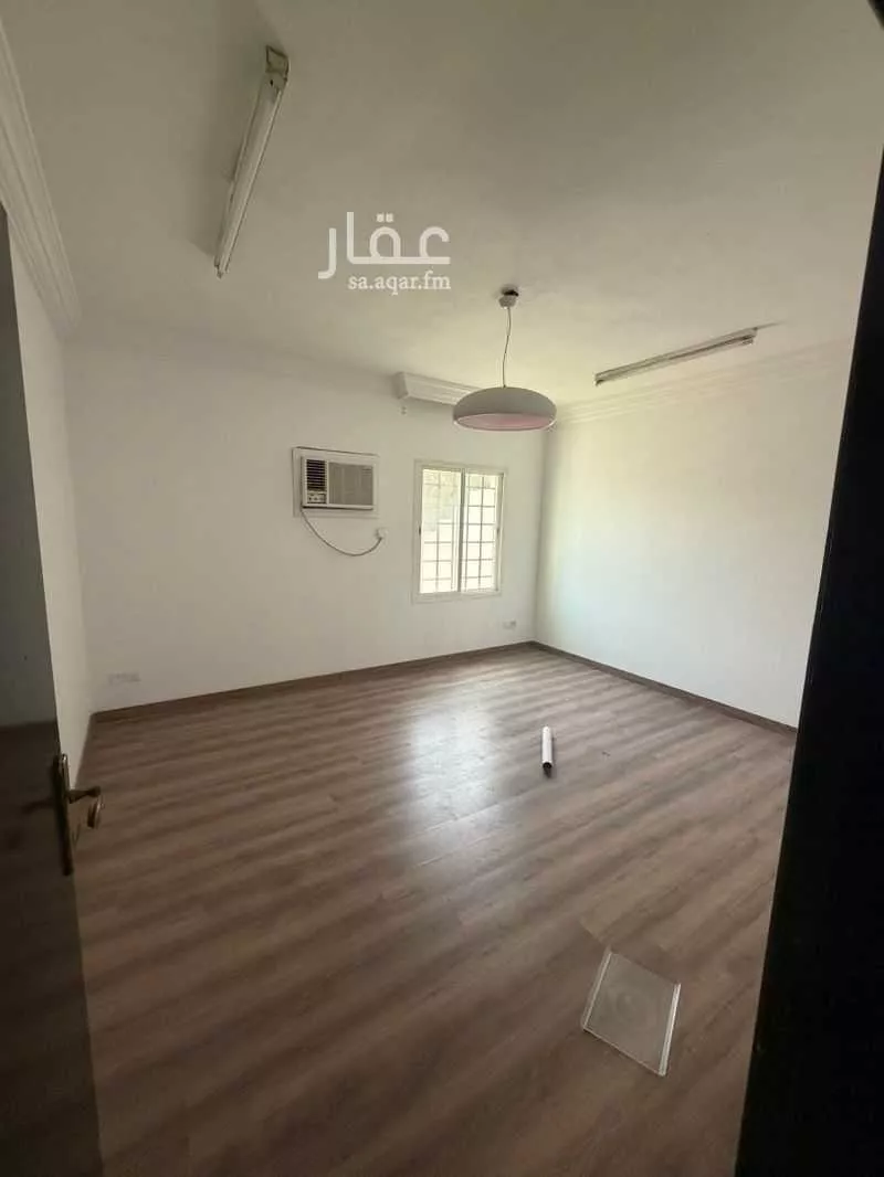 فيلا 4 غرف في البساتين 6