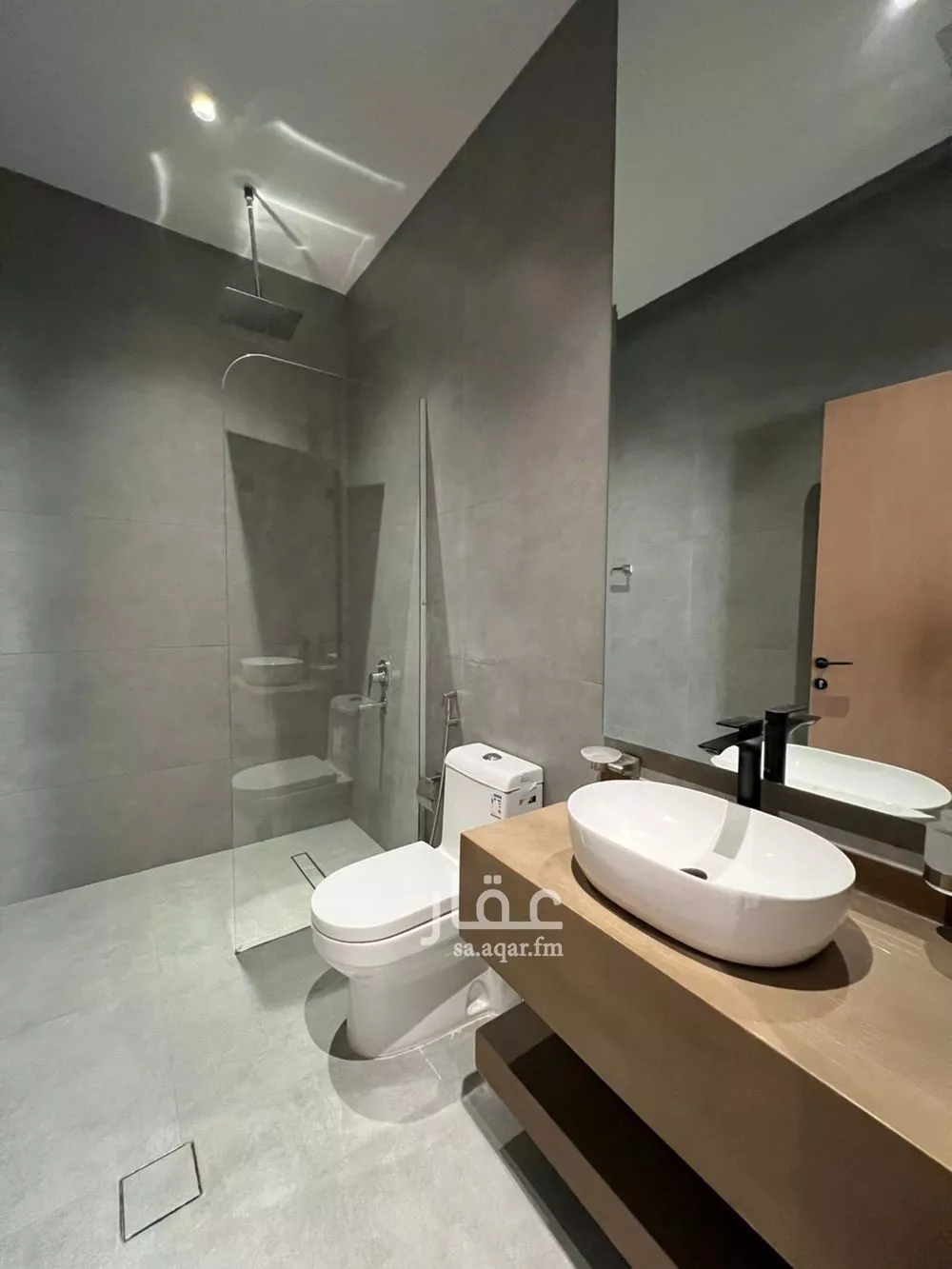 6 bedroom apartment in Al Nuzhah 13