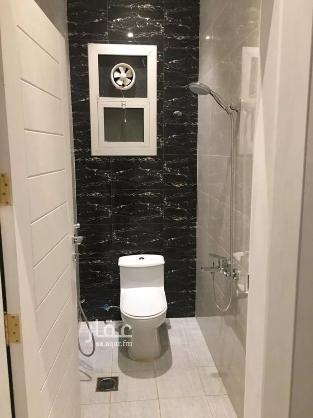 شقة 4 غرف في الملقا 2