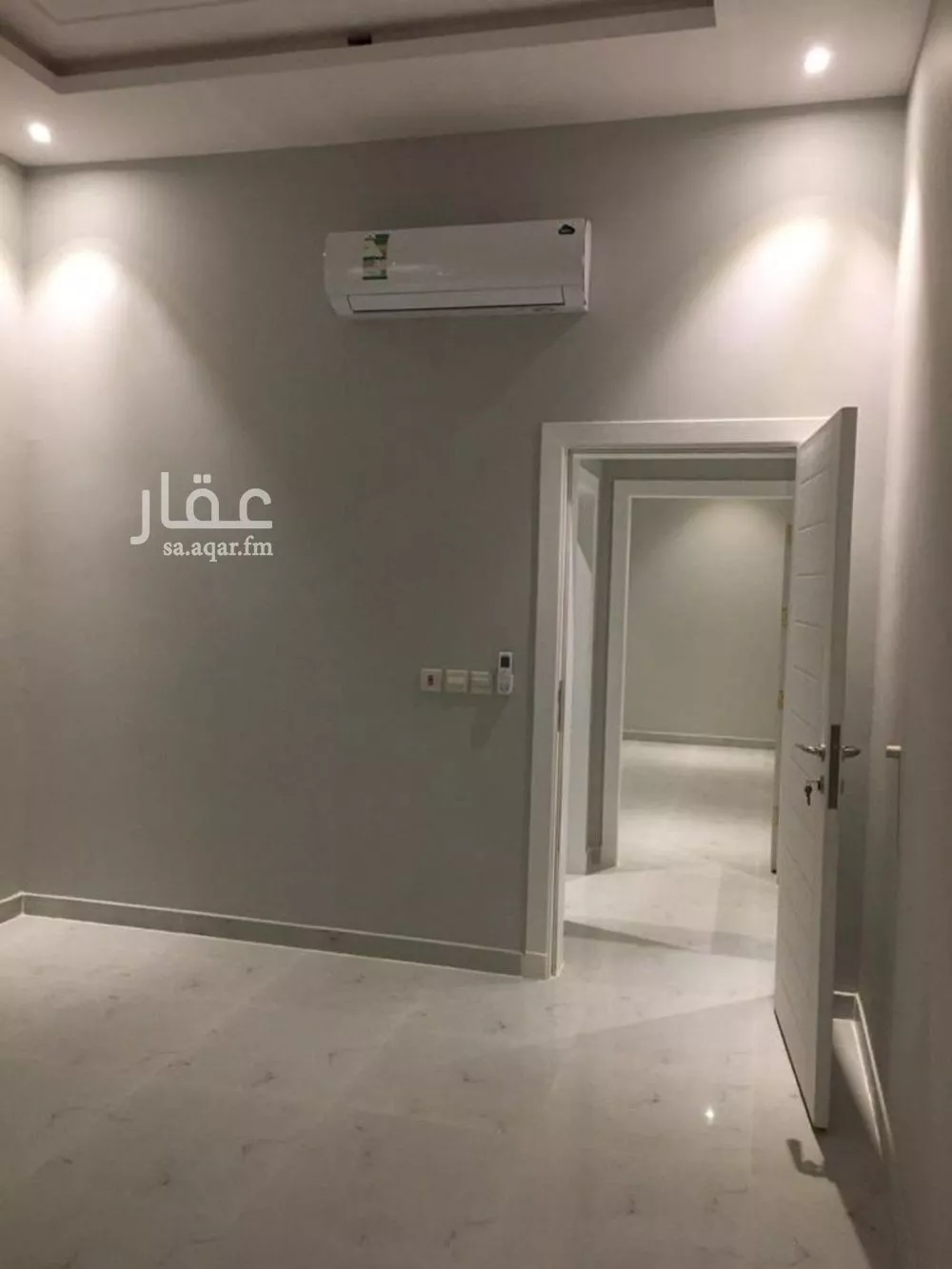 شقة 4 غرف في الملقا 10