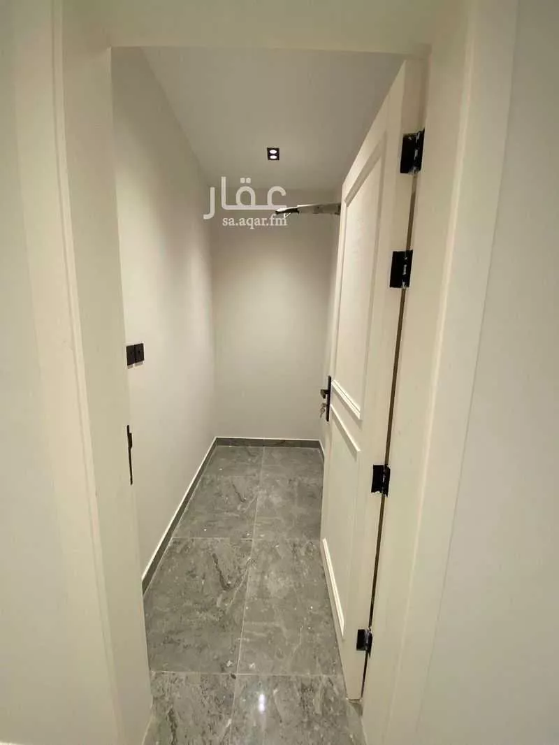 شقة 4 غرف في السلامة 10