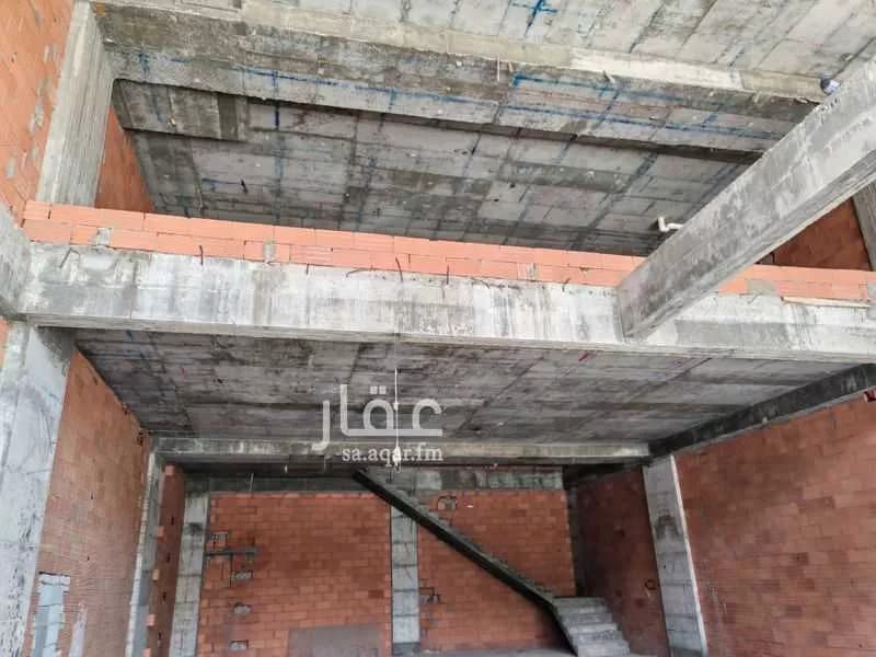 محل 340 م² في الحمراء و ام الجود 1