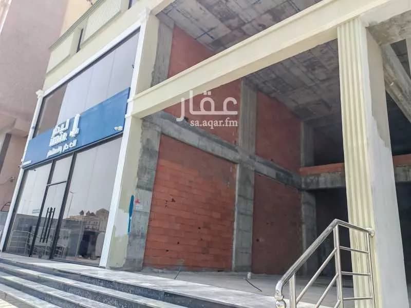 محل 340 م² في الحمراء و ام الجود 14