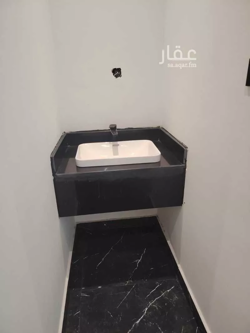 مكتب 4200 م² في النرجس 11