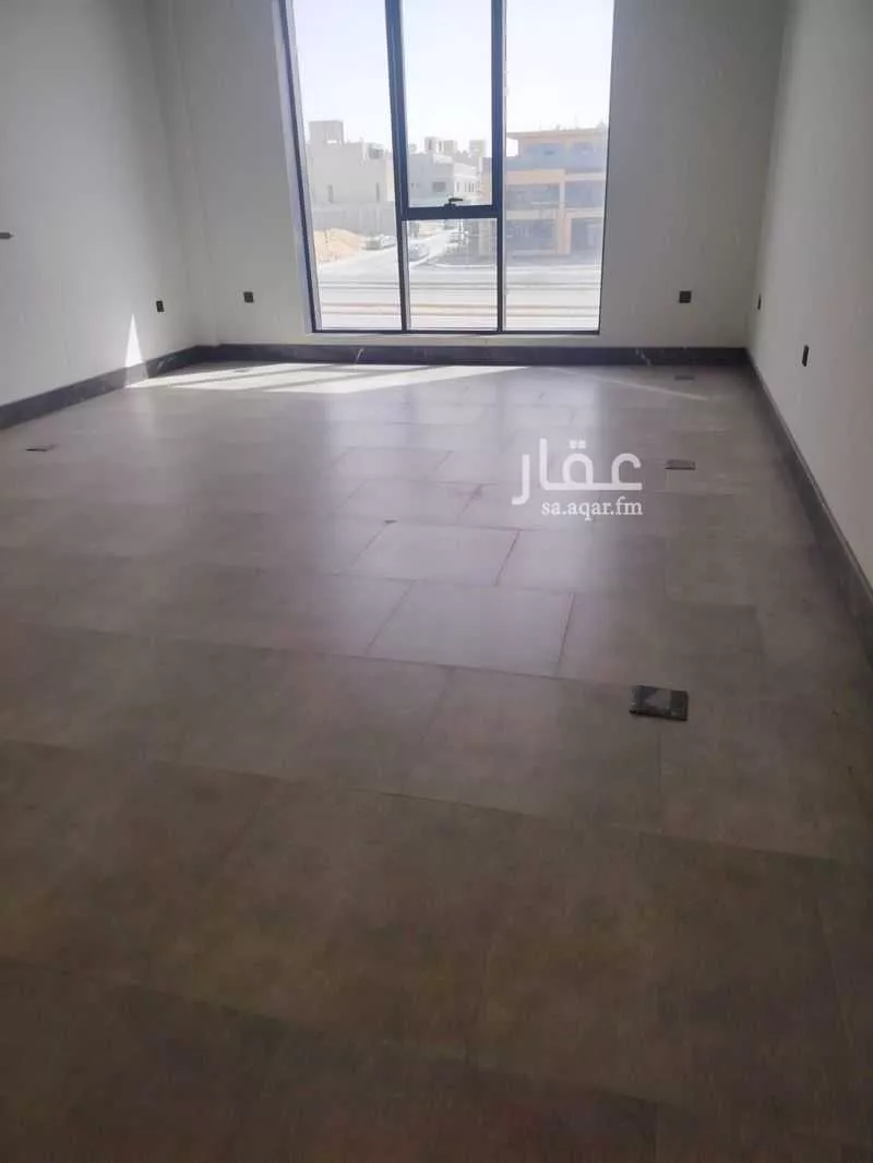 مكتب 4200 م² في النرجس 5