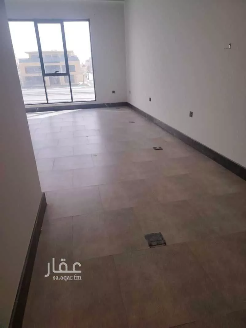 مكتب 4200 م² في النرجس 6