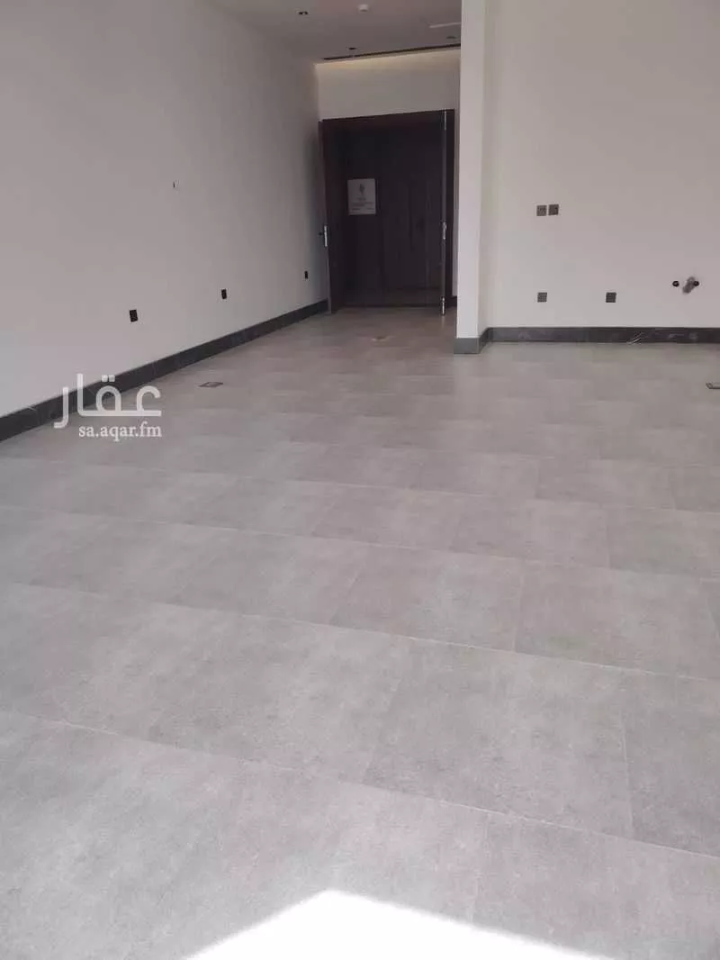 مكتب 4200 م² في النرجس 7