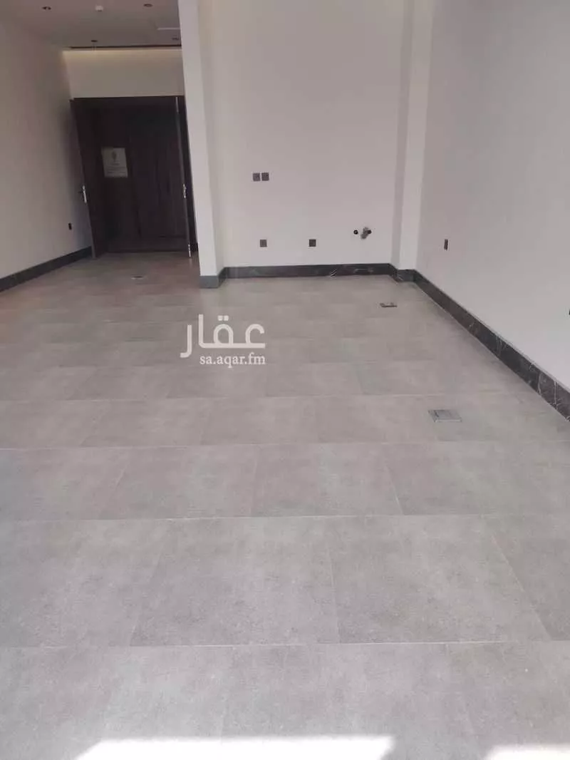 مكتب 4200 م² في النرجس 8