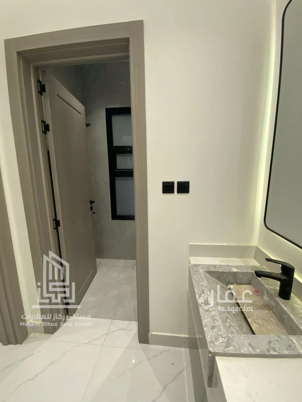 شقة 4 غرف في السعادة 5