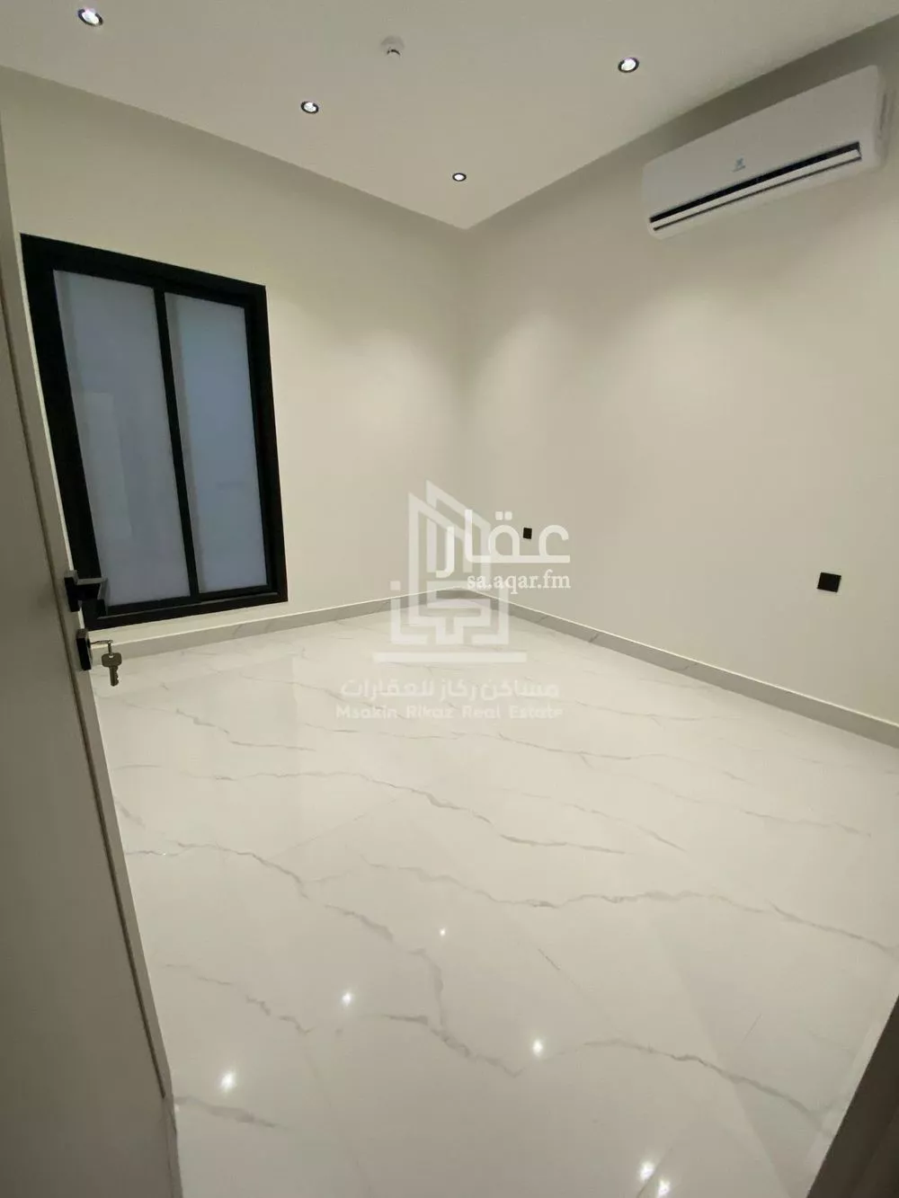 شقة 4 غرف في السعادة 10