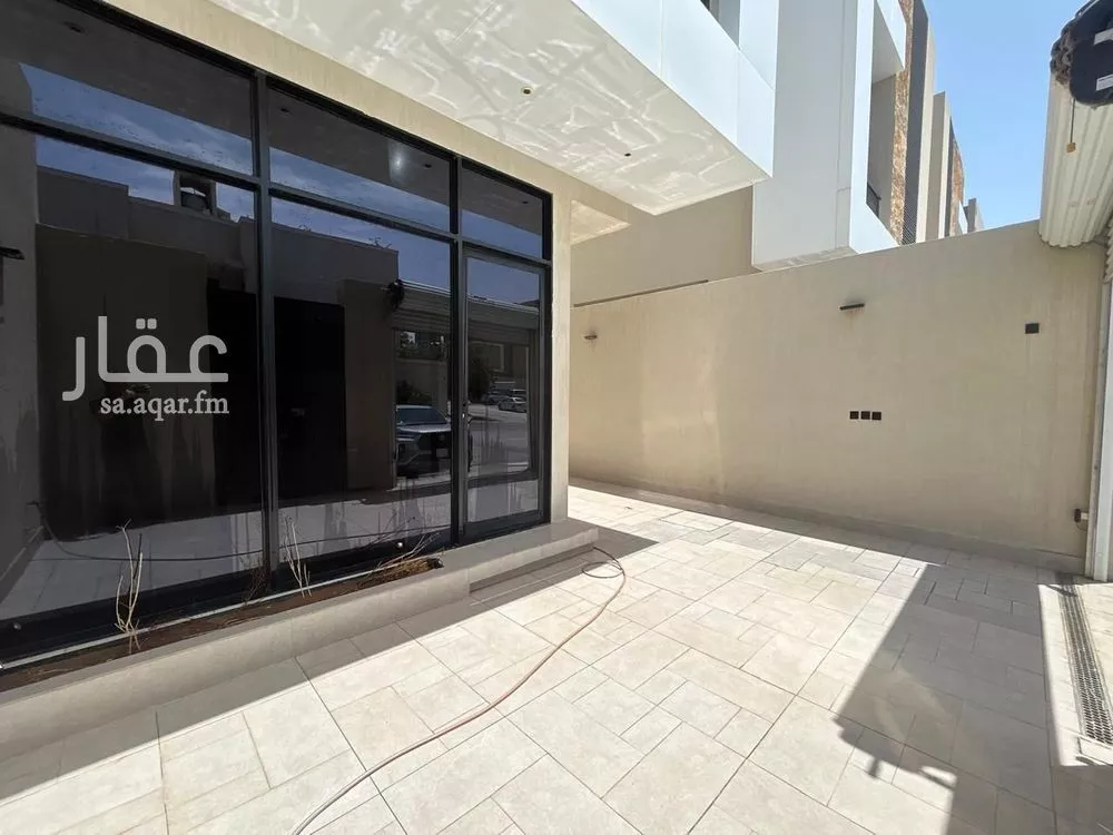 فيلا 5 غرف في النرجس 11