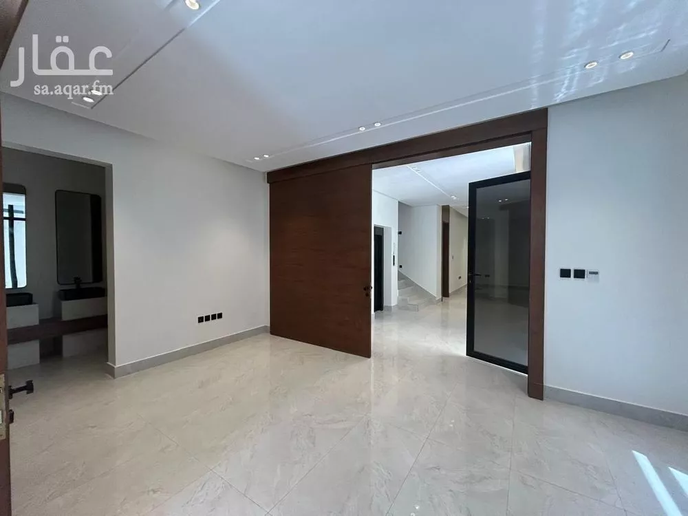 فيلا 5 غرف في النرجس 4