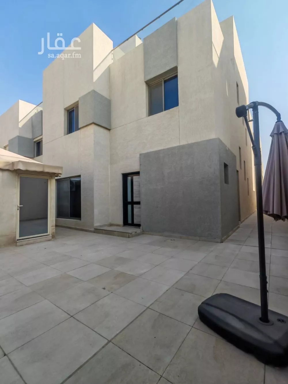 فيلا 6 غرف في النرجس 4