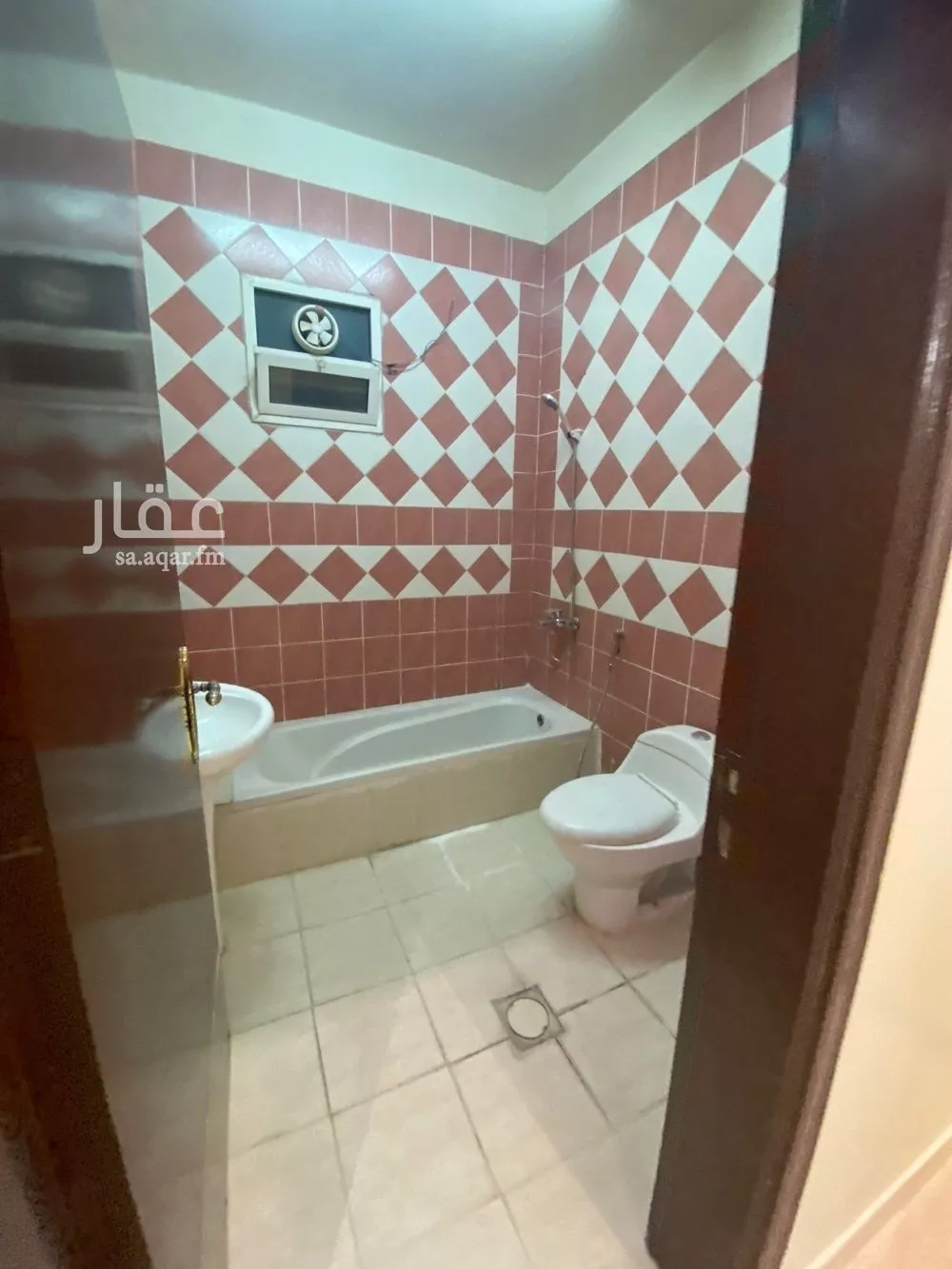 3 bedroom floor in Al Munsiyah 10