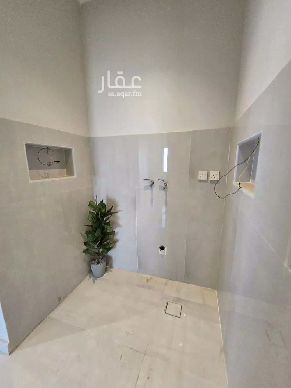 شقة 4 غرف في الحمرا 13