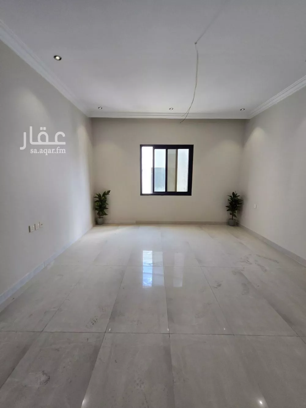 شقة 4 غرف في الحمرا 18