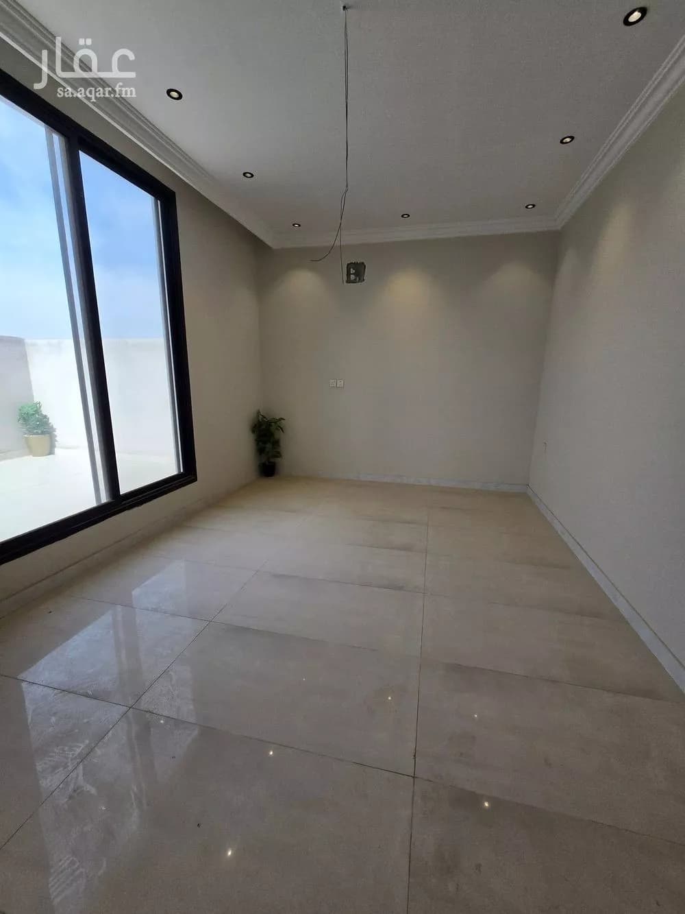 شقة 4 غرف في الحمرا 3