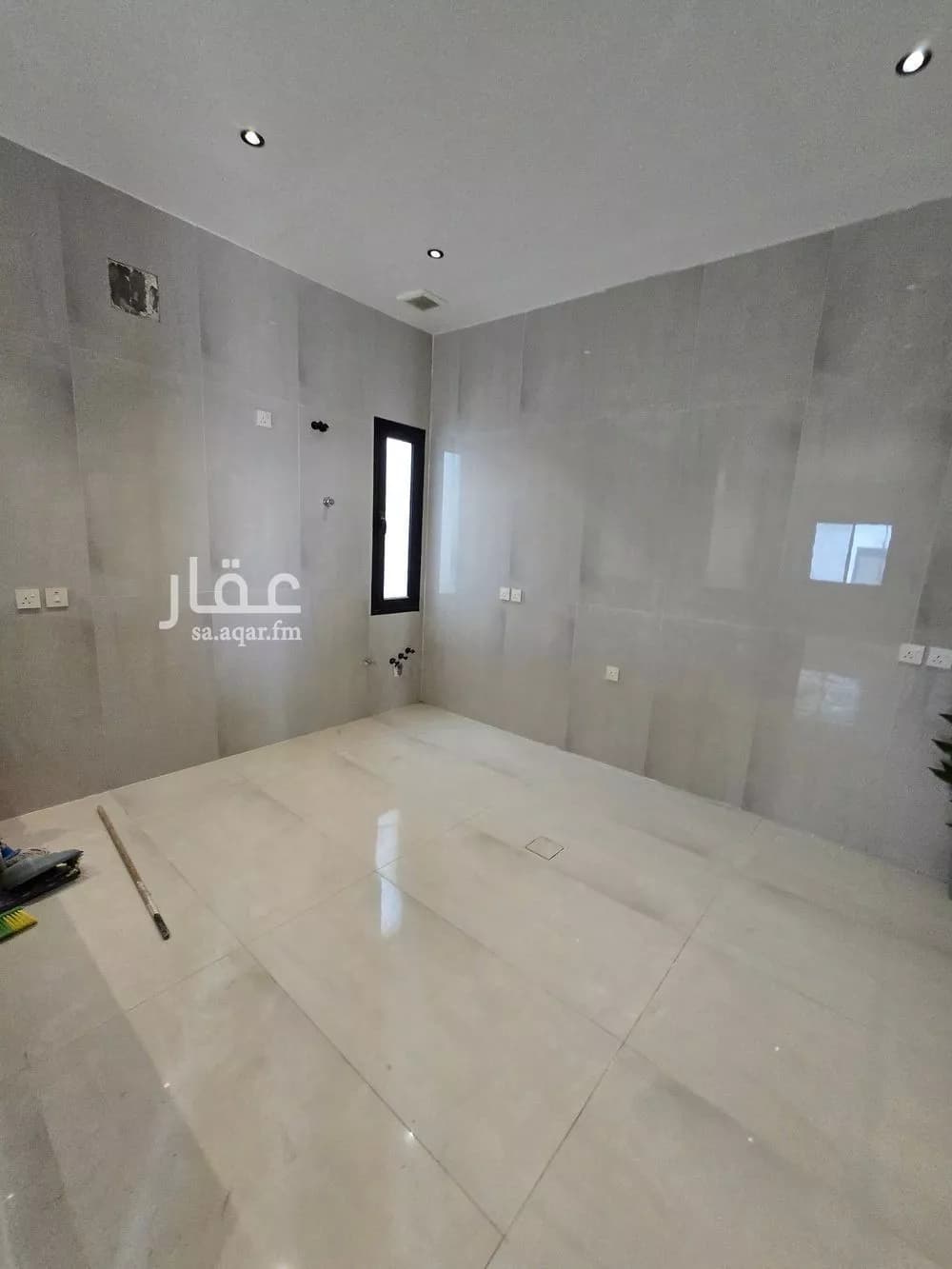 شقة 4 غرف في الحمرا 8