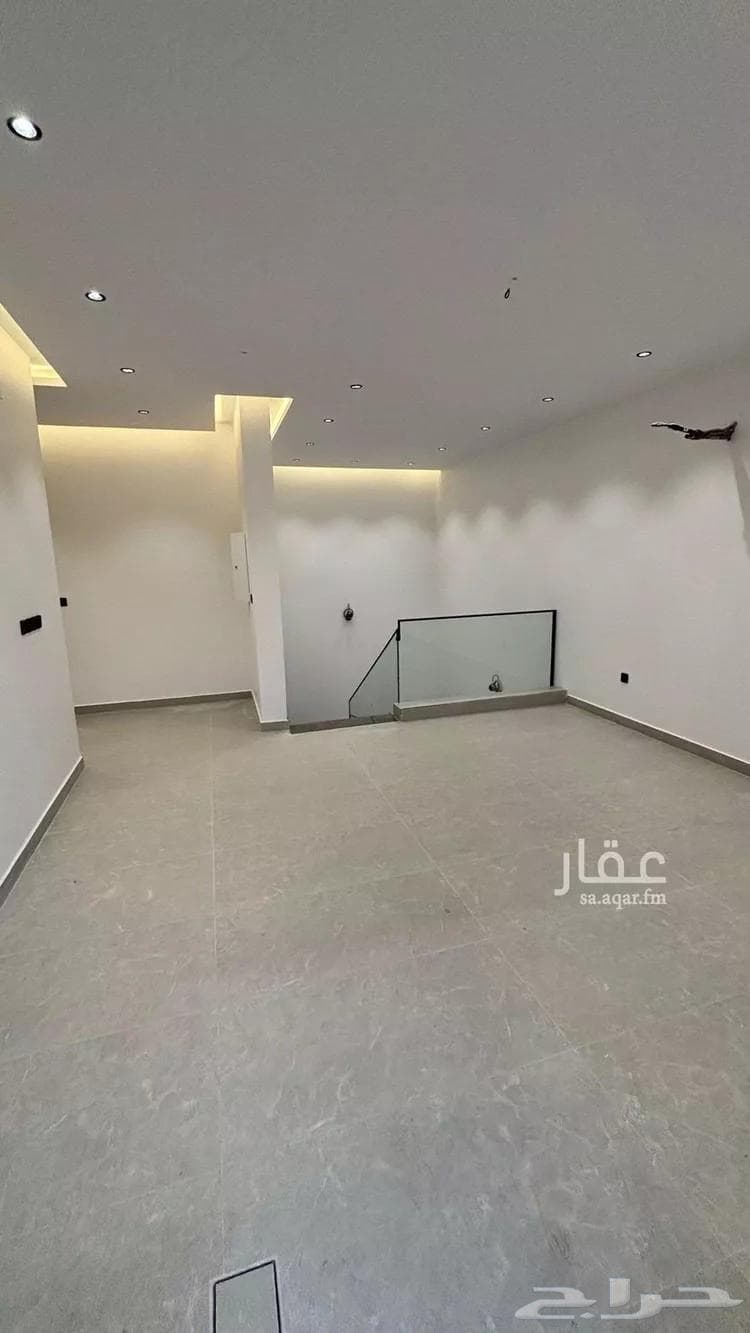 6 bedroom villa in Al Difa 12