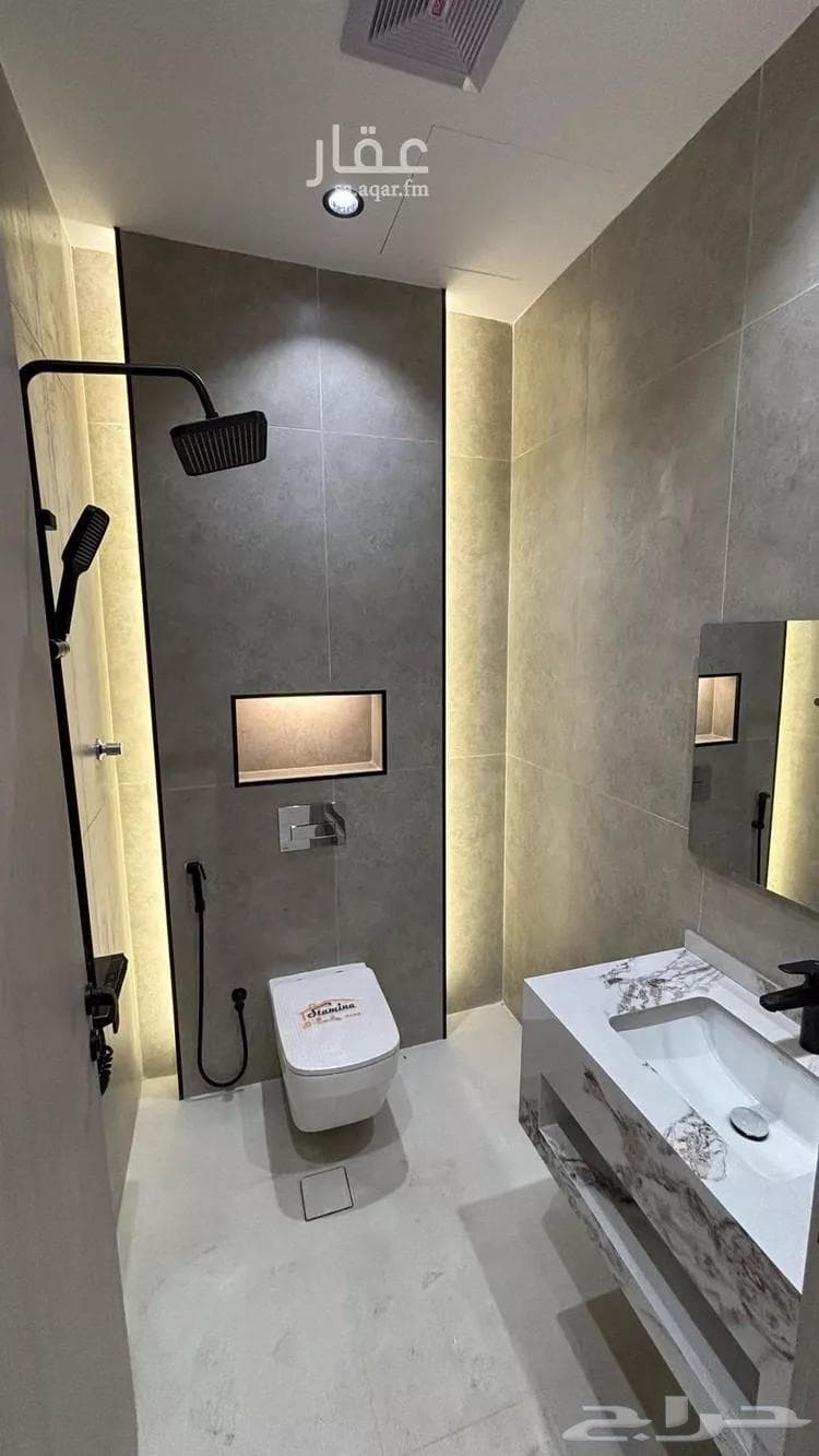 6 bedroom villa in Al Difa 3