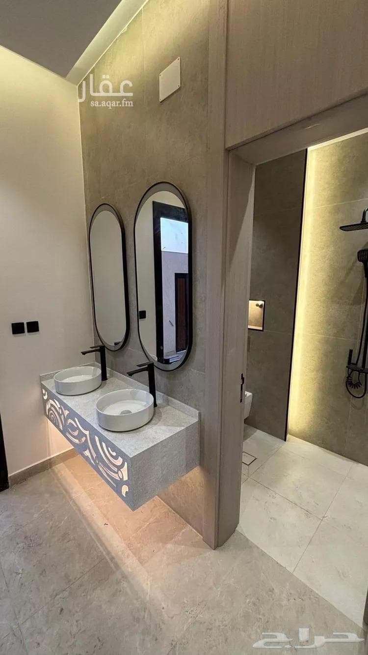 6 bedroom villa in Al Difa 10