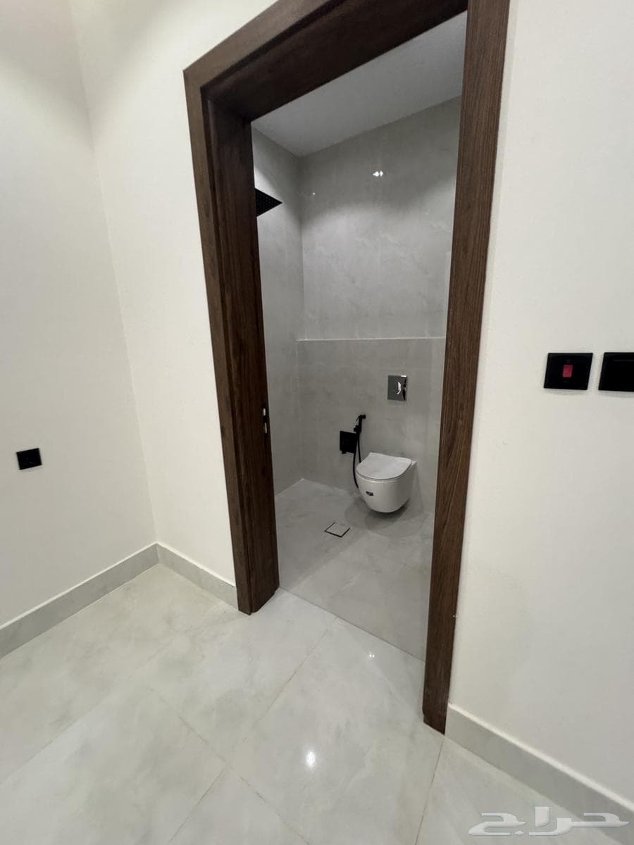 6 bedroom apartment in Al Janadriyah 3