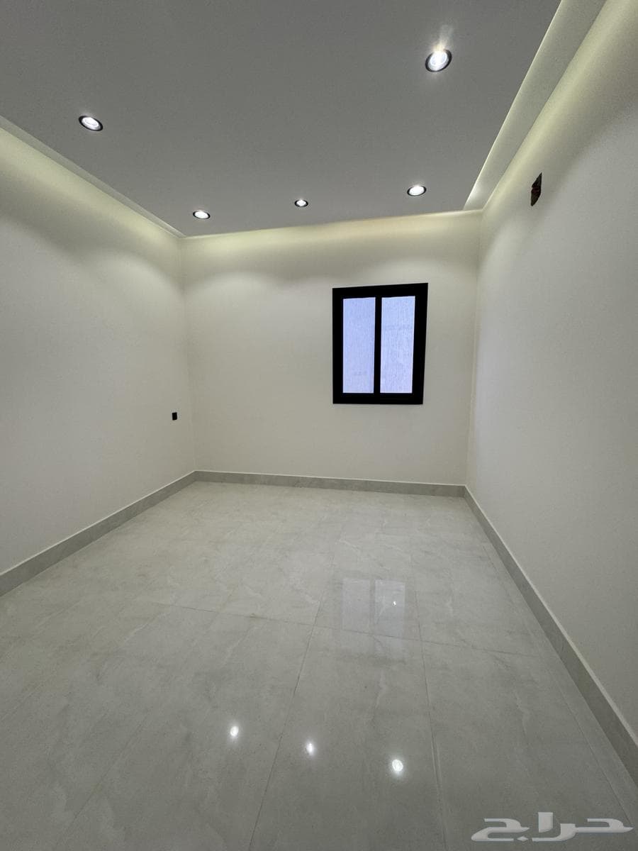 6 bedroom apartment in Al Janadriyah 7