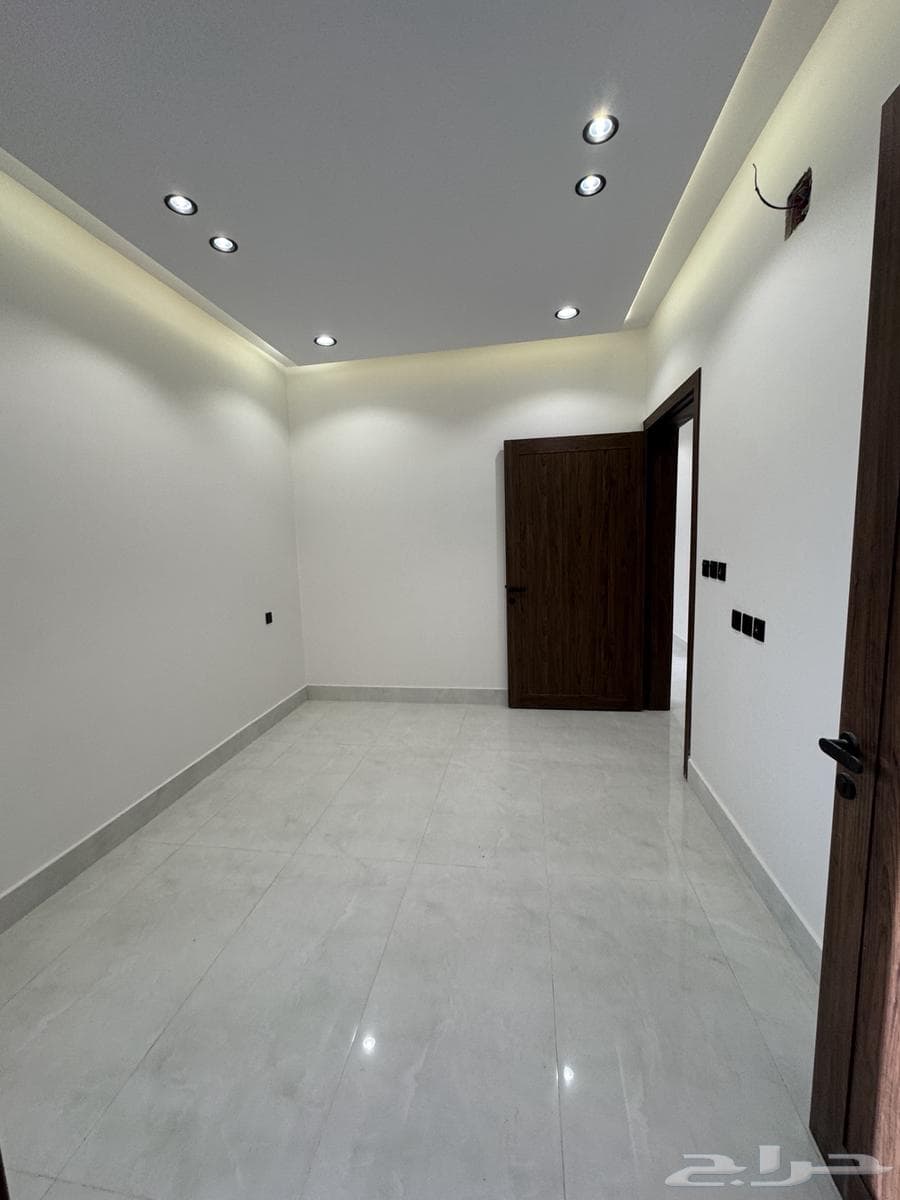 6 bedroom apartment in Al Janadriyah 10